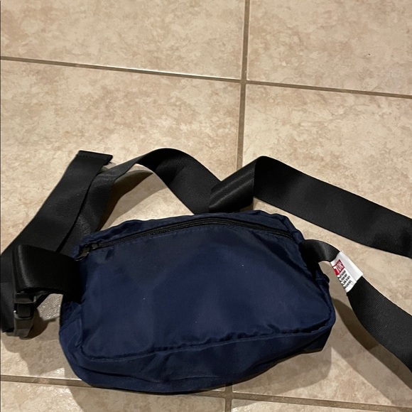 Disneyland Half Marathon Weekend 2025 Navy Blue Waist Pack/Fanny Pack - Picture 3 of 6